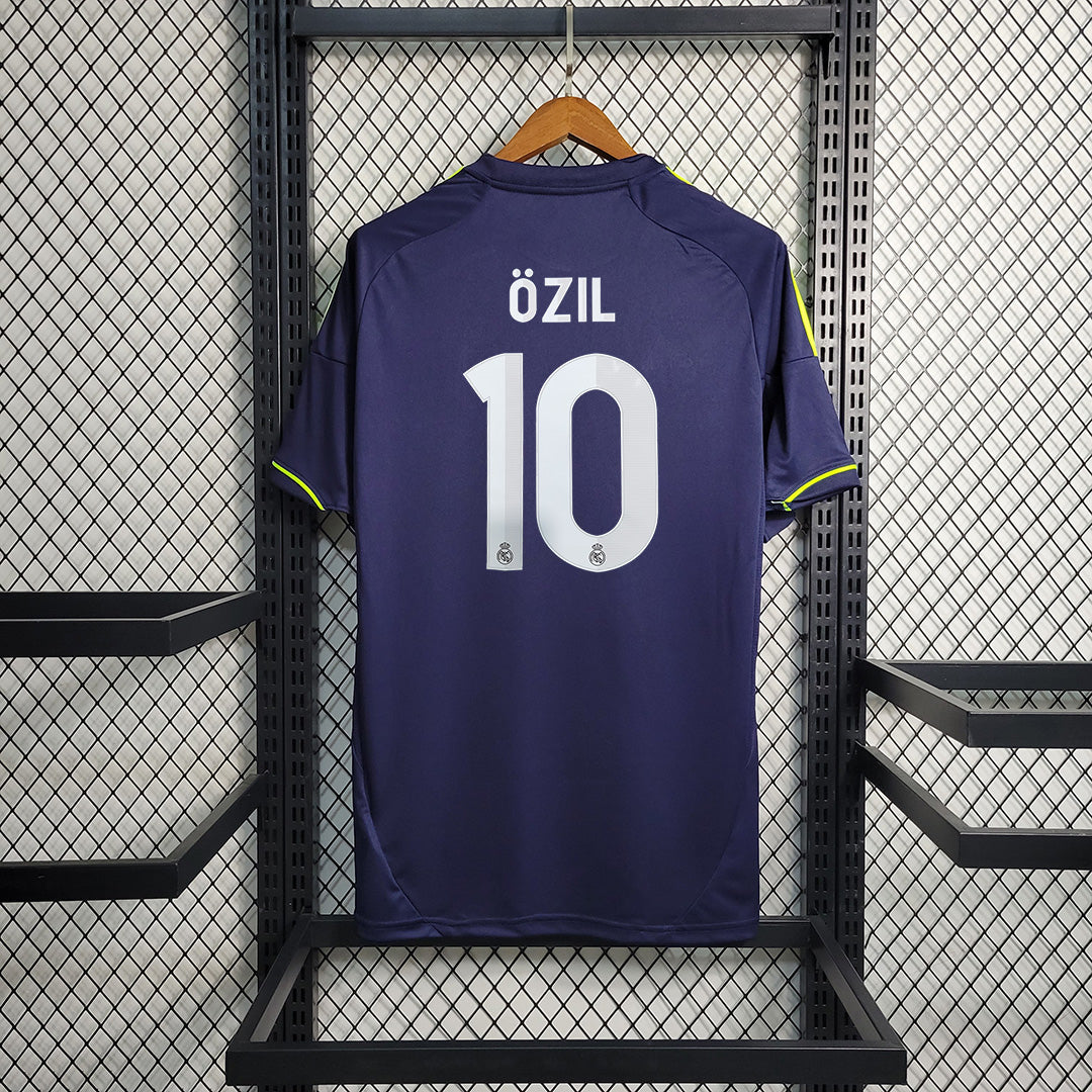 Real Madrid 2012/13 Özil Away